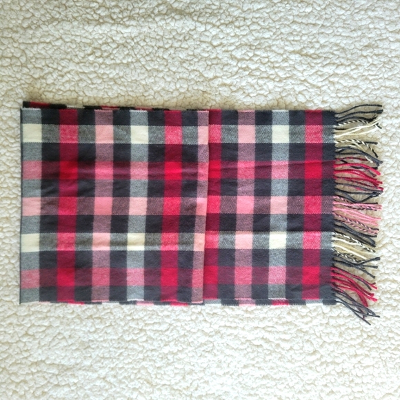 Red and Gray Plaid Thick Scarf - Picture 7 of 8